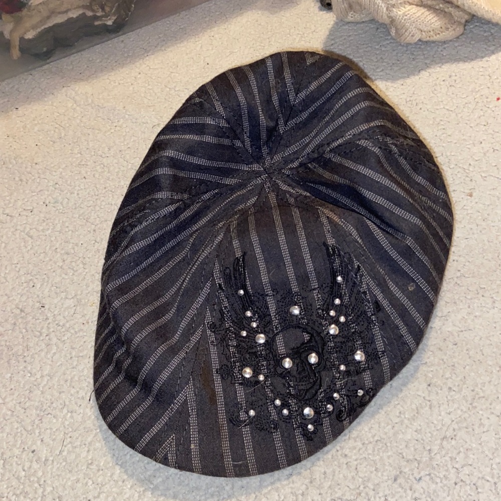 Gray hat